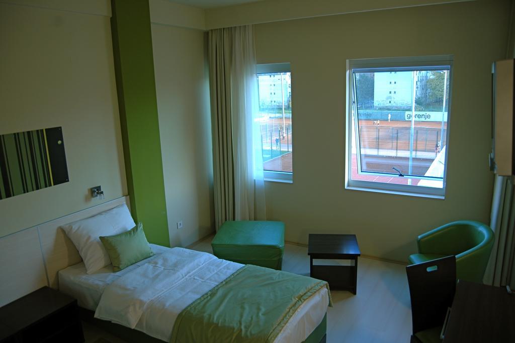 Hotel Elit Novi Sad Rum bild