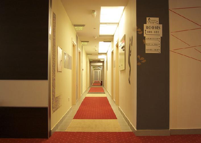 Hotel Elit Novi Sad Exteriör bild